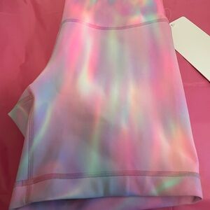 NWT - Women's Lululemon 6” Tie Dye shorts, size 6